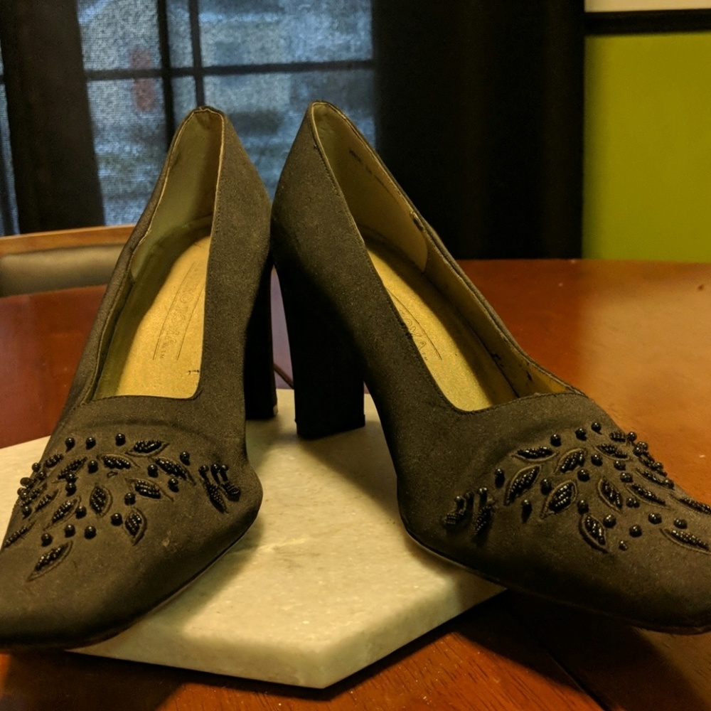 Vintage Satin pumps